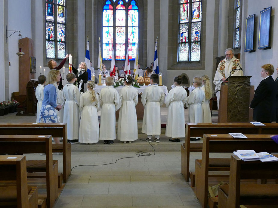 1. Heilige Kommunion in St. Crescentius (Foto: Karl-Franz Thiede)